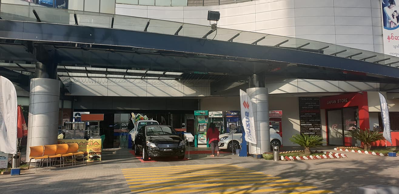 Roadshow at Capital shopping centre