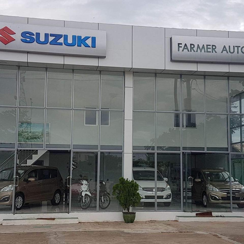 Farmer Auto Suzuki showroom display floor